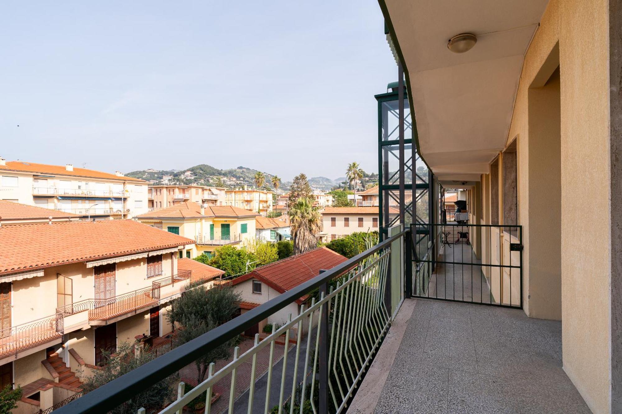Casa Silvia - Central - Terrace - Wifi Bordighera Exterior photo